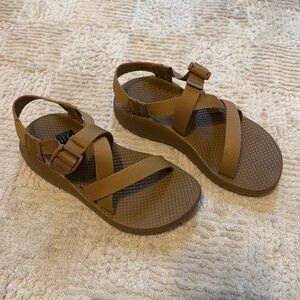 WOMEN’S BROWN MONOCHROMATIC Z/1 CLASSIC CAHCO SANDALS